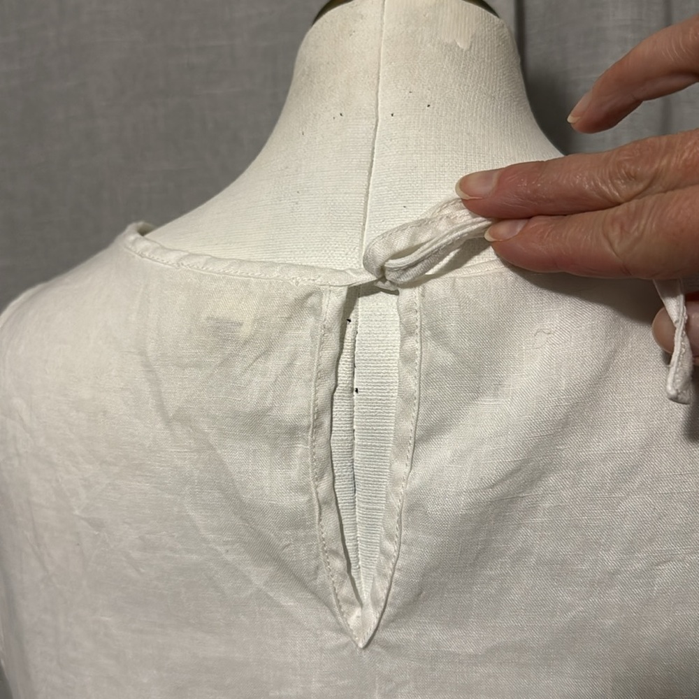 100% Linen-Artisan NY Tank Top-Sz L-Sleeveless-White-Navy Embroidery-EUC - Picture 11 of 15